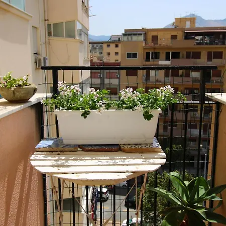 Large E Small Private Bathroom Between Mondello And Old Town! Free Park! *